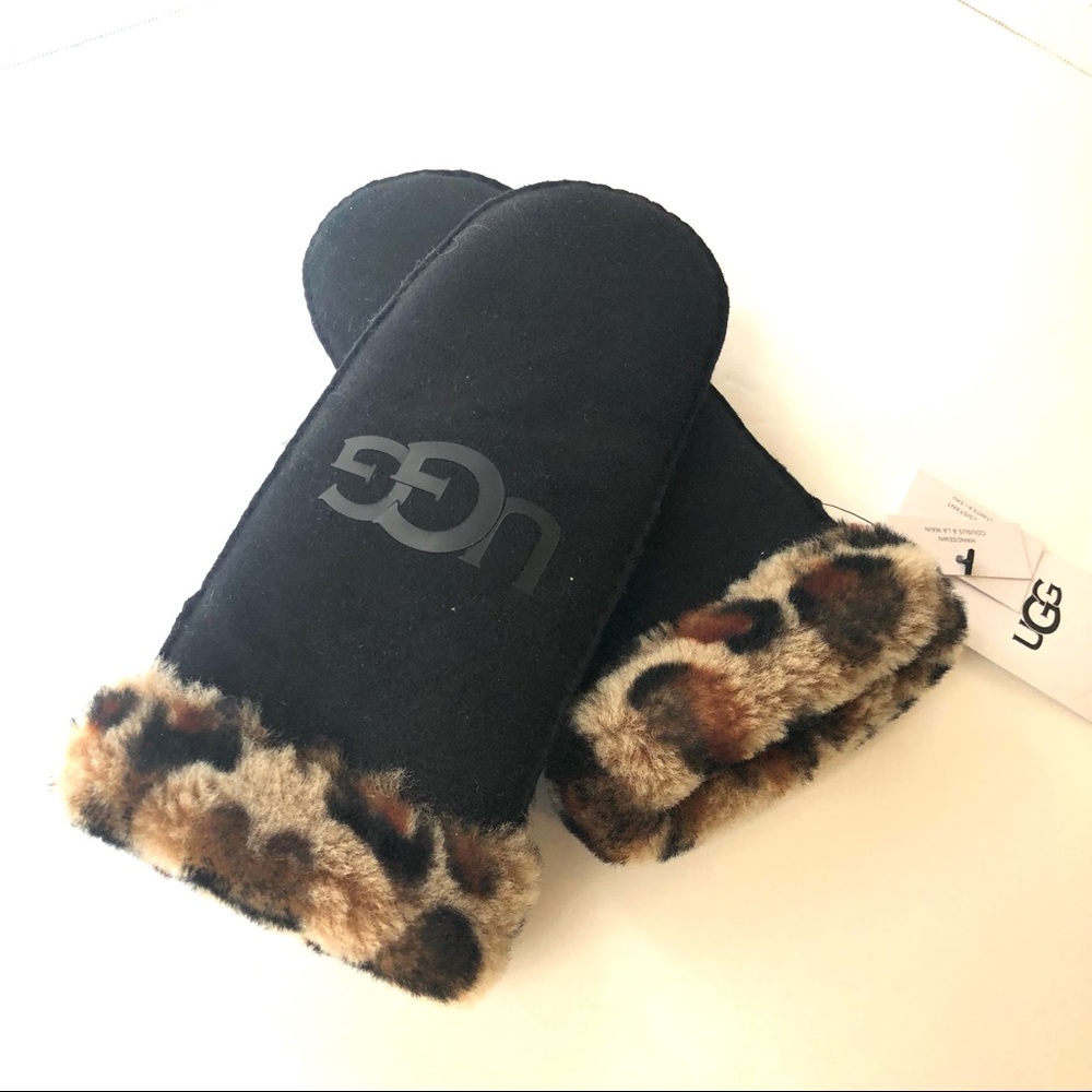 COPY - NWT Black UGG Logo Mittens W/Leopard Trim